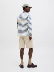 Crema - JACK & JONES Relaxed Fit 100% Cotton Cargo Shorts - Imagen 3 de 7