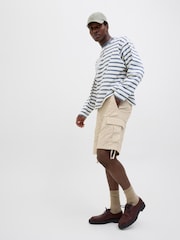 Crema - JACK & JONES Relaxed Fit 100% Cotton Cargo Shorts - Imagen 4 de 7