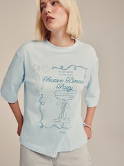 Blau - Chrismas Dinner Party Relaxed Boxy Elbow Length Crew Neck T-Shirt - Bild 1 von 7