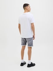 Gris - Pantalones cortos de corte estándar de denim de Jack & Jones - Imagen 2 de 4