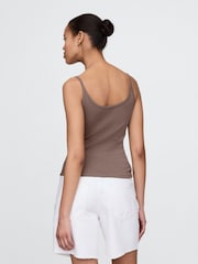 Marrón - Gap Modern Cropped Cami Top - Imagen 2 de 5