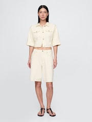 Crema - Gap Heavyweight French Terry Denim Cropped Jacket - Imagen 3 de 5