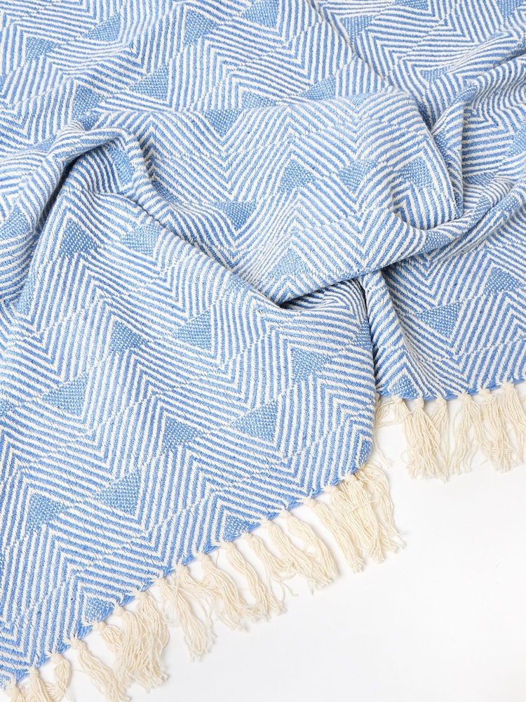 Oliver Bonas Blue Niru Woven Geometric Throw - Image 2 of 4