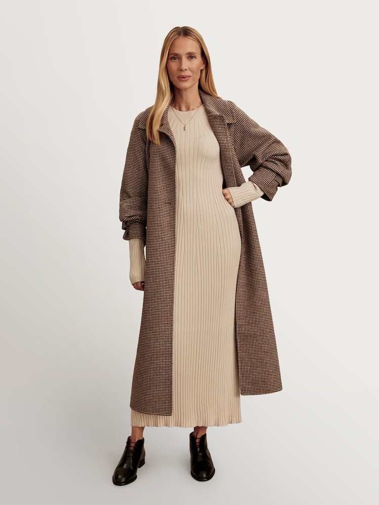 knee length dresses for ladies Alexia Admor Women's Rhys Crewneck Ribbed Knit Midi Dress main image 1