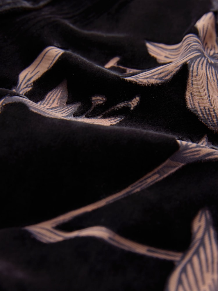 Black Floral Velvet Robe - Image 3 of 3