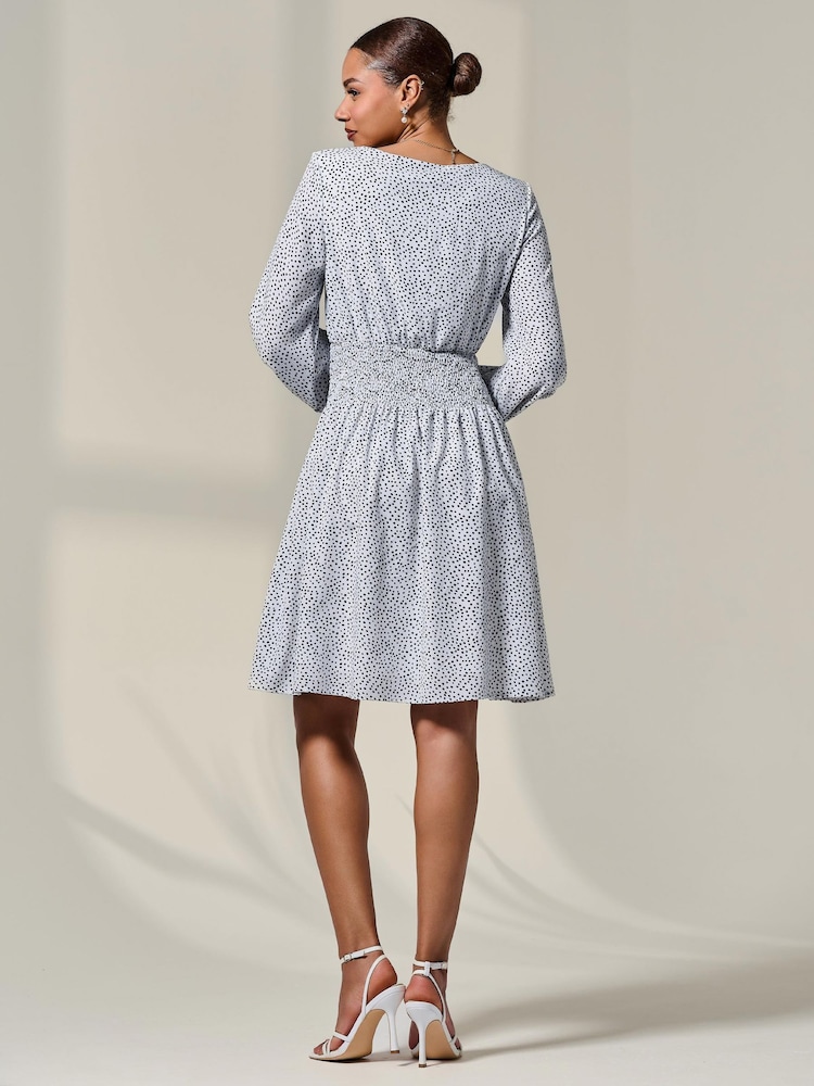 Blanco - Jolie Moi Long Sleeve Ruched Waist Midi Dress - Imagen 2 de 6 Blanco - Jolie Moi Long Sleeve Ruched Waist Midi Dress - Imagen 2 de 6