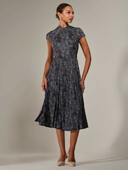 Jolie Moi Black Chrome Jersey Capped Sleeve Pleated Midi Dress - Image 4 of 6