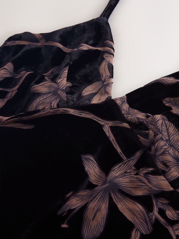 Schwarz geblümt - Floral Velvet Slip Dress - Bild 7 von 7