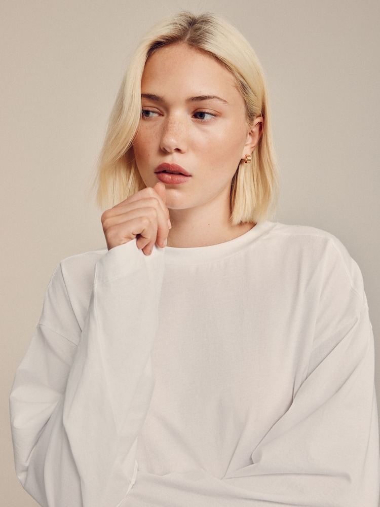 White Relaxed Long Sleeve Crew Neck T-Shirt - Image 4 of 4