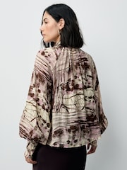 Ecru/Pink/Brown Abstract Print - Long Sleeve High Neck Blouse - Slika 2 iz 8