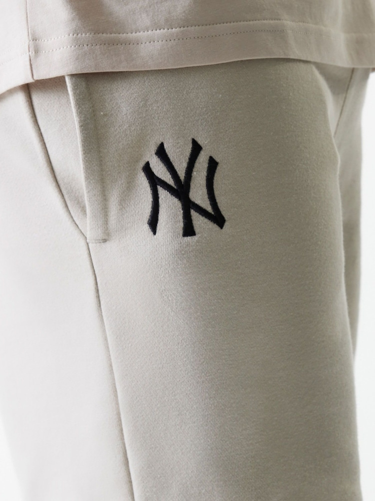 New Era Mens Mid Shorts - Image 3 of 8