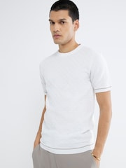 أبيض - River Island Checkerboard Muscle Fit T-Shirt - صورة 1 من 4