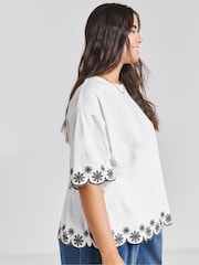 Simply Be Contrast Cut Work 100% Cotton T-Shirt - Imagen 2 de 4