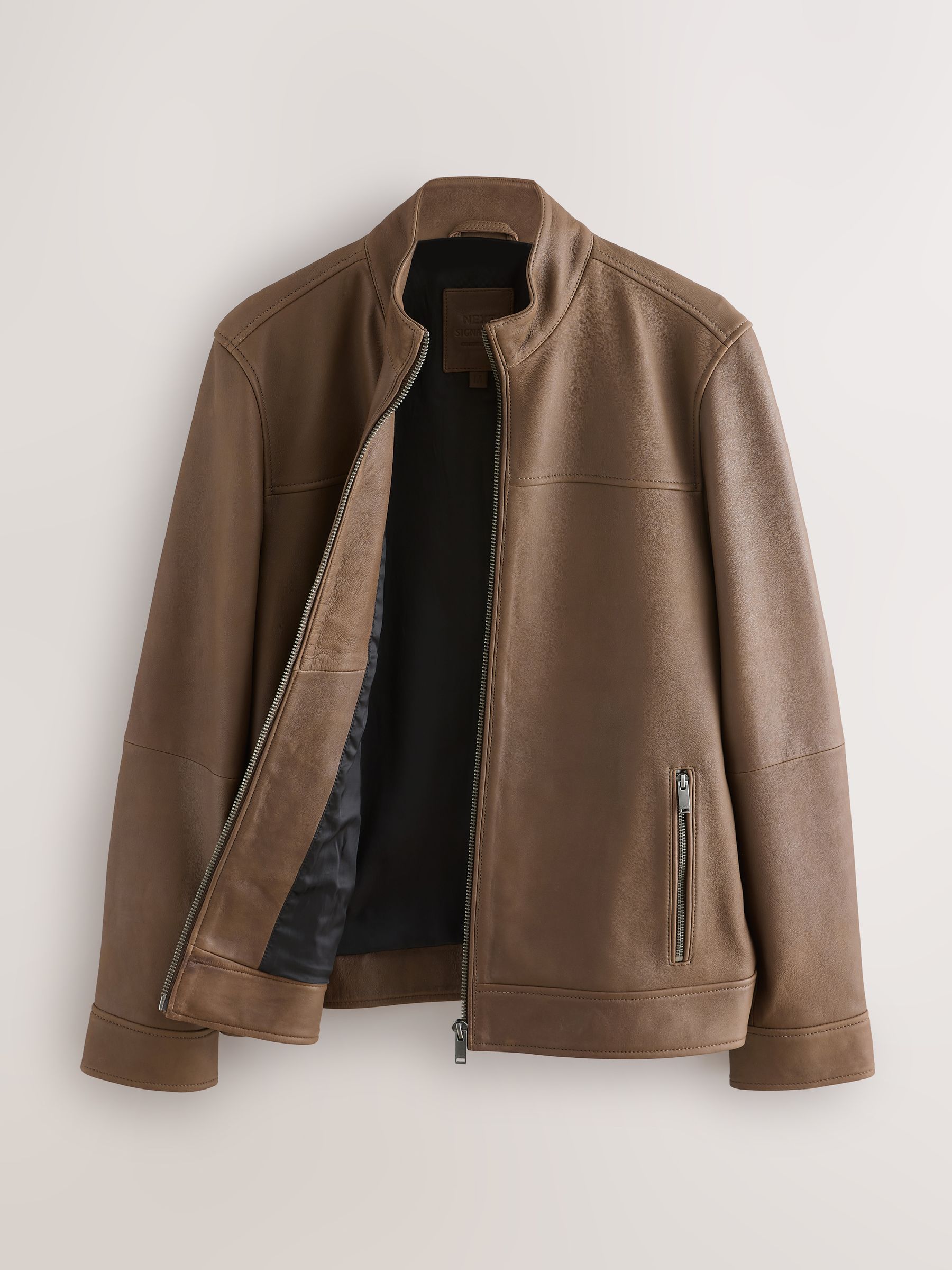 Next：日本 ブラウン ヌバック - Signature レザー ファネルネック