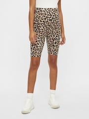 Mamalicious Black Printed And Plain Jersey Biker Shorts 2 Pack - Image 2 of 5