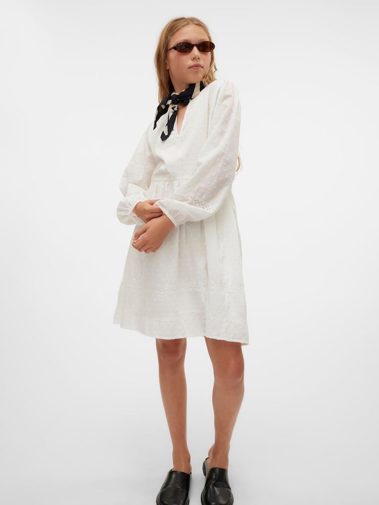 VERO MODA White Long Sleeved Lace Detail 100% Organic Cotton Woven Mini Dress - Image 2 of 4