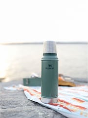Stanley Hammertone Green Legendary Classic Bottle 0.75L - Image 1 of 3