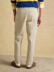 رملي - Joules Norfolk Garment Dyed Relaxed Fit Chino - صورة 4 من 10