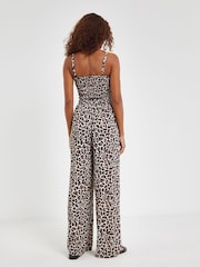 Simply Be Beach To Beach Shirred Bandeau Beach Jumpsuit - Imagen 2 de 5