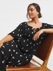 Simply Be Black Crinkle Goddess Midi Dress - Image 4 of 4