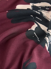 Estampa Floral Vermelho Berry - Blusa de malha com V Neck e long sleeve - Imagem 2 de 3