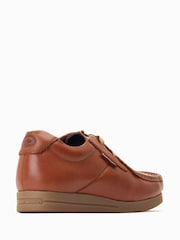 Rumenorjavi čevlji z vezalkami Base London Natural Event Wallabee - Slika 2 iz 6