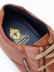 Rumenorjavi čevlji z vezalkami Base London Natural Event Wallabee - Slika 6 iz 6