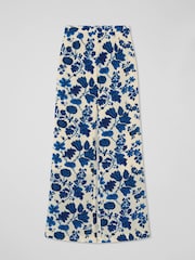 LK Bennett Brielle Birch & Blue Silk China Silk Floral Trousers - תמונה 4 מתוך 4