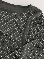 Kaki zelena - Long Sleeve Slash Neck Heatseal Sparkle Mesh Top - Slika 3 iz 3