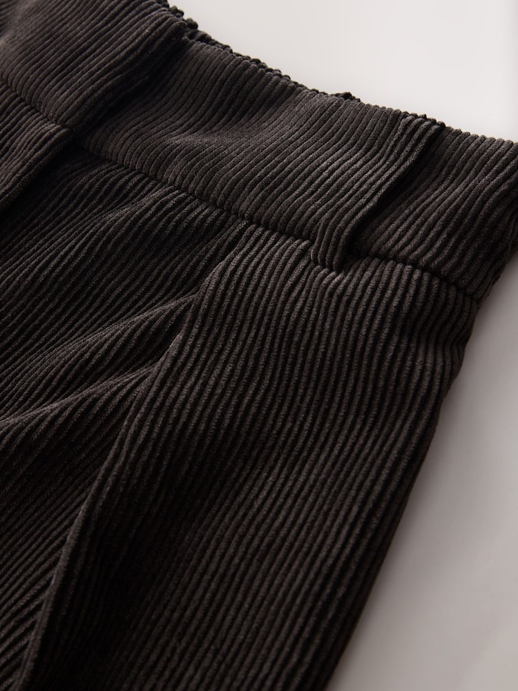 Schokoladenbraun - Cordhose mit weitem Bein - Bild 2 von 3 Schokoladenbraun - Cordhose mit weitem Bein - Bild 2 von 3