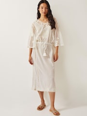 Monsoon Lena besticktes Kaftankleid aus 100 % Baumwolle - Bild 1 von 5