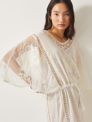 Monsoon Lena besticktes Kaftankleid aus 100 % Baumwolle - Bild 2 von 5