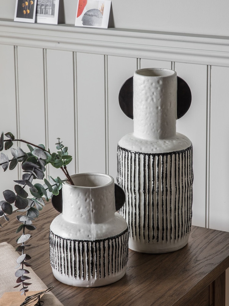 Gallery Home Black/White Saito Vase - Image 1 of 3 Gallery Home Black/White Saito Vase - Image 1 of 3