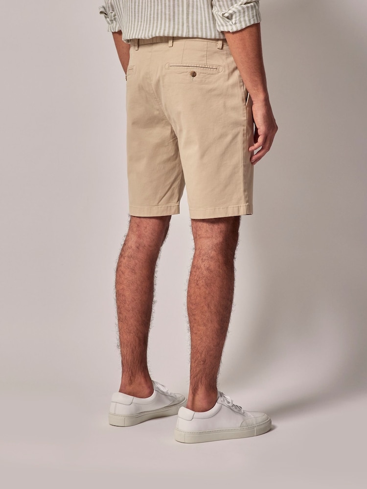 Hawes & Curtis Garment Dyed 100% Cotton Stretch Chino Brown Shorts - Image 2 of 3