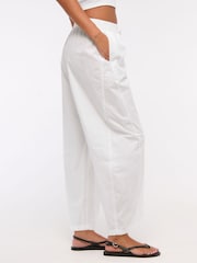 Abercrombie & Fitch Poplin Pull On Barrel Leg 100% Cotton Trousers - Image 4 of 6