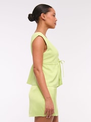 Verde - Abercrombie & Fitch Plunge Tie Front Sleeveless Top - Imagen 3 de 6
