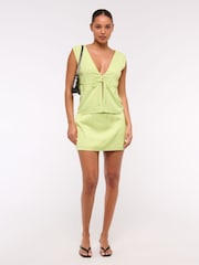 Verde - Abercrombie & Fitch Plunge Tie Front Sleeveless Top - Imagen 4 de 6