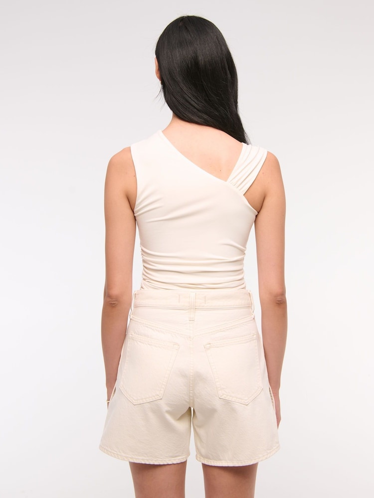 Abercrombie & Fitch Cream High Rise Loose Denim Shorts With Vent Hem - Image 2 of 7