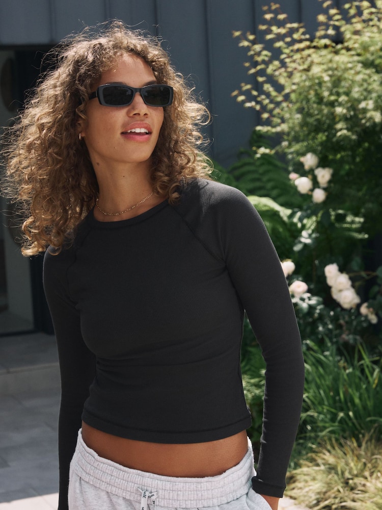 Schwarz - Fitted Rib Long Sleeve Top - Bild 1 von 7