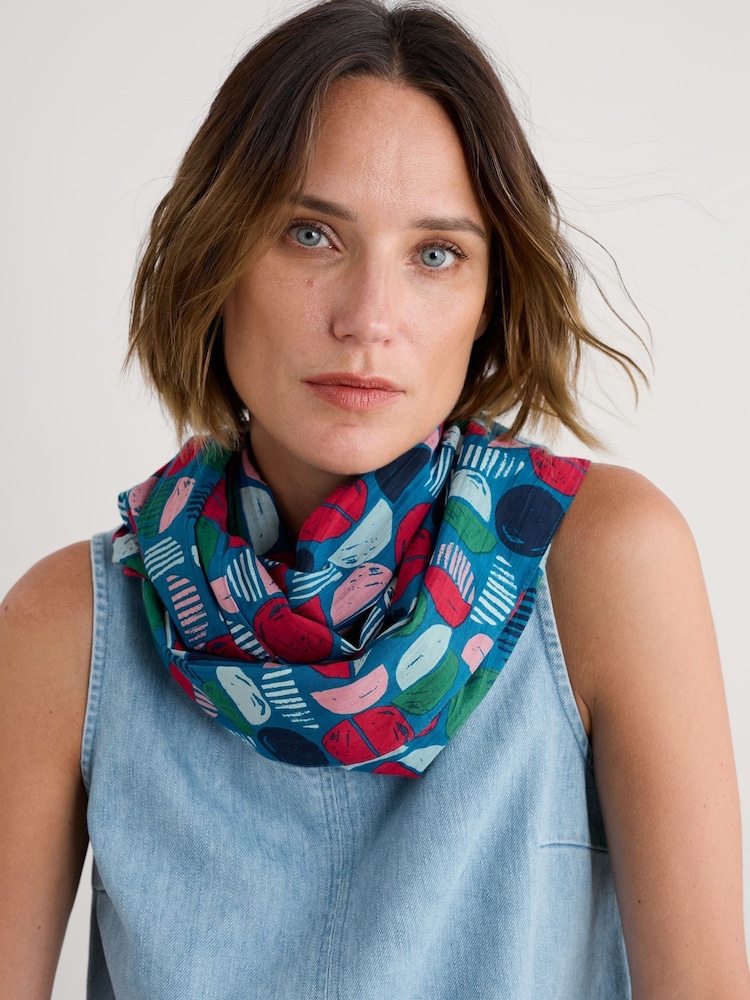 Seasalt Cornwall Multi New Everyday Circle 100% Cotton Scarf - Image 2 of 5 Seasalt Cornwall Multi New Everyday Circle 100% Cotton Scarf - Image 2 of 5