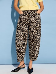 Baukjen Kelsey Stretch Denim Printed Barrel Brown Leopard Print Jeans - Image 3 of 5