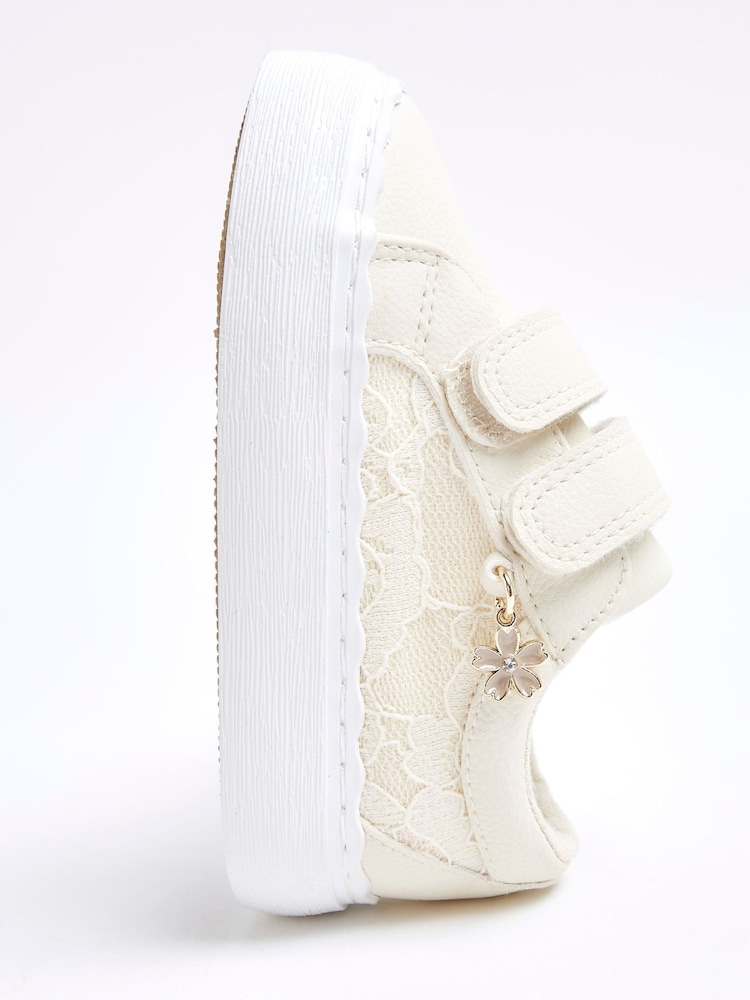 River Island Cream Girls Scallop Lace Trainers - Image 4 of 5