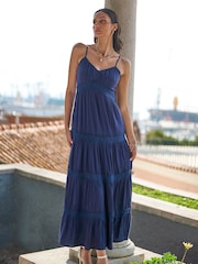 Yumi gestuftes Maxikleid mit Spitzen und Trägern - Bild 1 von 4