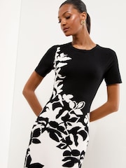 Lipsy Black/White Knitted Floral Print Short Sleeve Midi Dress - Image 2 of 4
