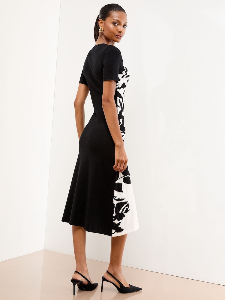 Lipsy Black/White Knitted Floral Print Short Sleeve Midi Dress - Image 4 of 4