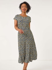 Roman Black Petite Floral Print Crinkle Midi Dress - Image 2 of 5