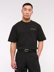 Negro - Abercrombie & Fitch Chest Logo Short Sleeve T-Shirt - Imagen 1 de 5