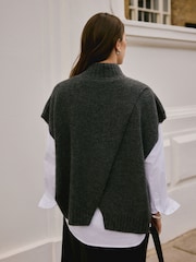 Grey Knitted Tank Containing RAS Alpaca - Image 4 of 10