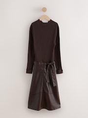 Schokoladenbraun - Faux Leather Mix Tie Belt Midi Dress - Bild 1 von 4