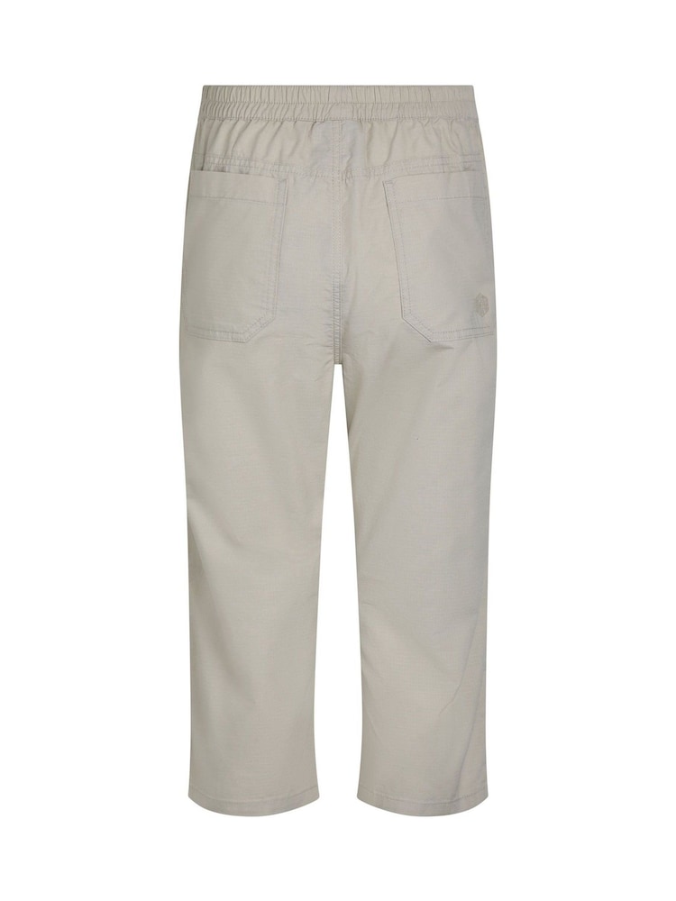 Crema - Weird Fish Anyar 3 Quarter Ripstop 100% Cotton Trousers - Imagen 7 de 7 Crema - Weird Fish Anyar 3 Quarter Ripstop 100% Cotton Trousers - Imagen 7 de 7